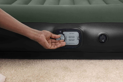 Надувной матрас Bestway Tritech Air Mattress 203х152х30 см, со встроенным насосом на батарейках (Bestway 67930 BW)